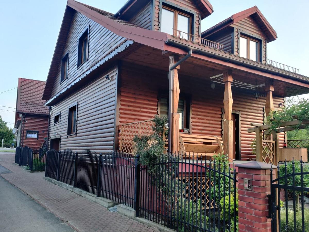 Cztery Pory Roku Guest House Bialowieza Bagian luar foto