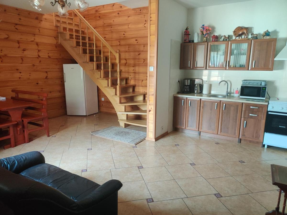Cztery Pory Roku Guest House Bialowieza Bagian luar foto