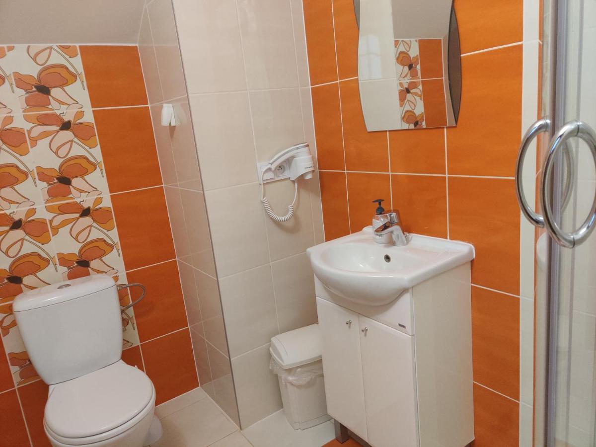 Cztery Pory Roku Guest House Bialowieza Bagian luar foto