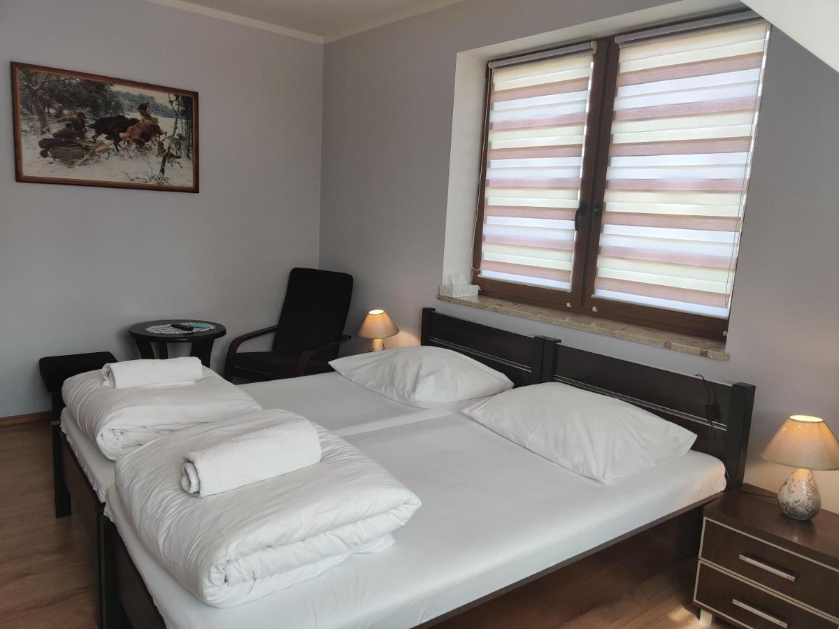 Cztery Pory Roku Guest House Bialowieza Bagian luar foto