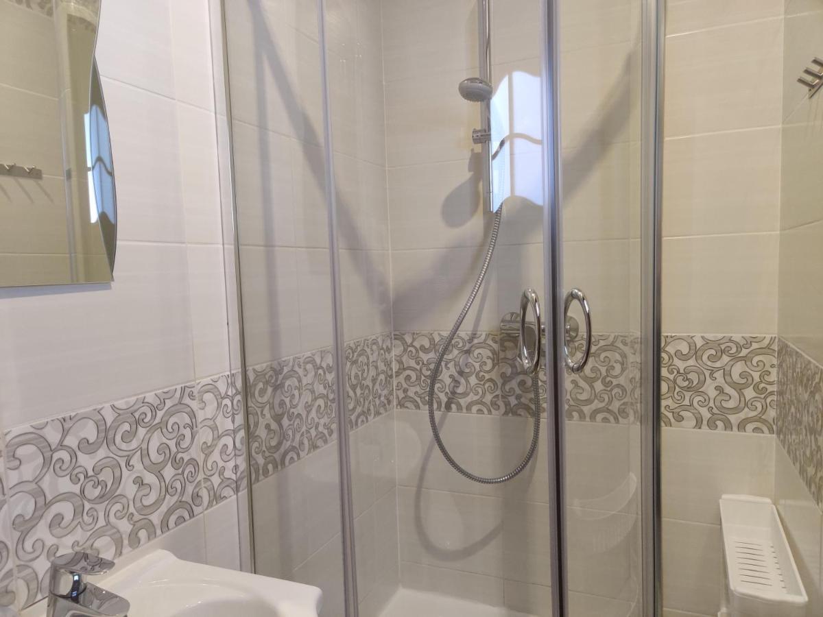 Cztery Pory Roku Guest House Bialowieza Bagian luar foto