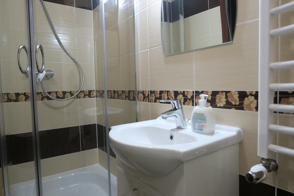 Cztery Pory Roku Guest House Bialowieza Ruang foto
