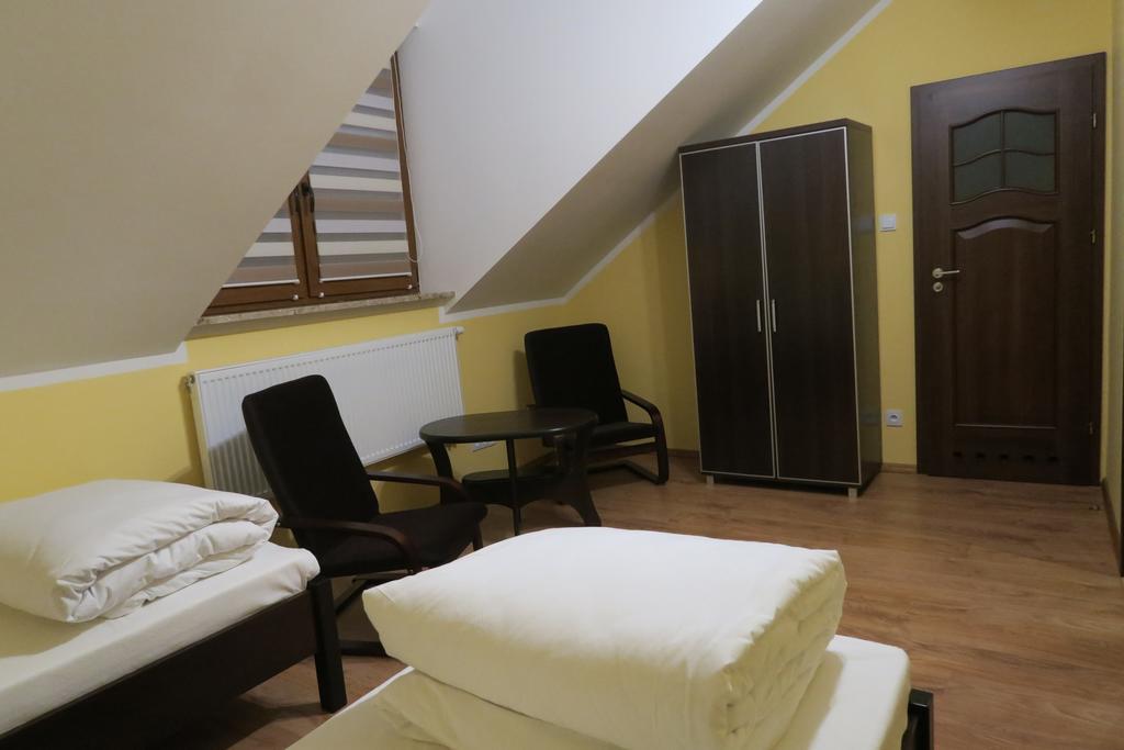 Cztery Pory Roku Guest House Bialowieza Ruang foto